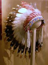 Westfälisches Museum für Naturkunde (Münster), feathered headdress of the Sioux - Courtesy Wikimedia Commons/GNU Free Documentation License